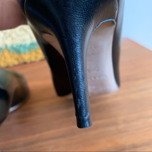 Jimmy Choo Black Leather 2.5 Inch Pumps Size 37.5 - Picture 9 of 11